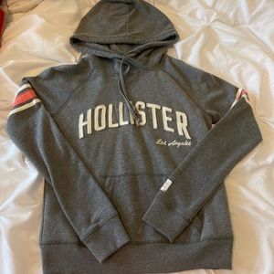gray hollister hoodie